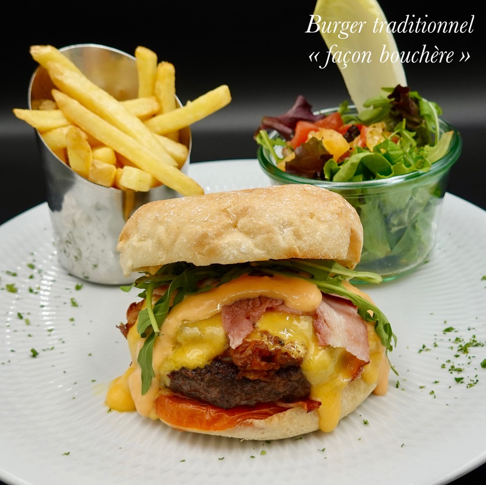 Burger traditionnel « façon bouchère » et cheddar épais